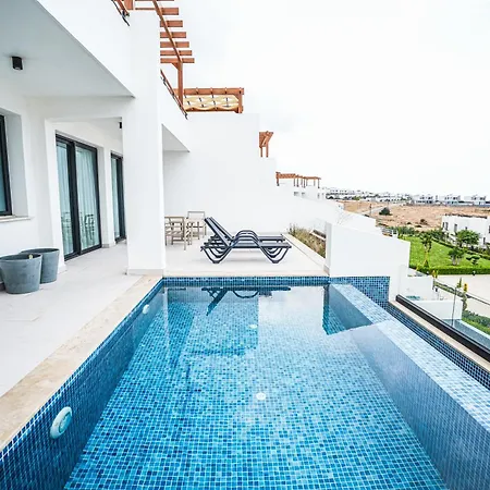 Mykonos Homes بيت للعطل كيرينيا