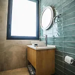 Mykonos Homes * 凯里尼亚