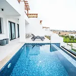 Mykonos Homes 度假居 凯里尼亚