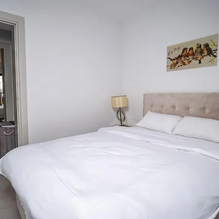 Mykonos Homes * 凯里尼亚